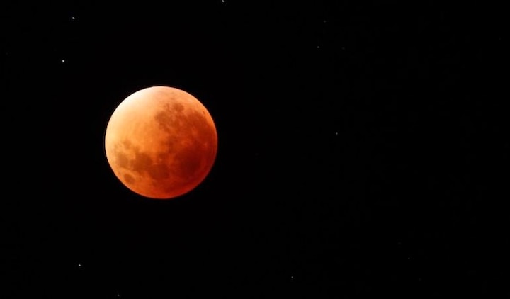 Get ready for the Blue Moon, Super Moon and Blood Moon चंद्रग्रहण कल: चौदहवीं की चांद से 14 फीसदी ज्यादा चमकीले चांद का दीदार कीजिए