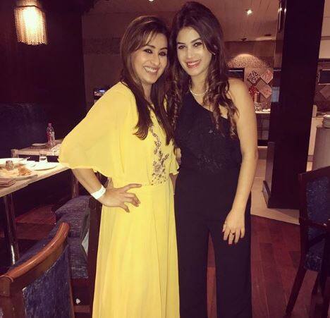 बिग बॉस 11 की विजेता शिल्पा शिंदे के अलावा विकास गुप्ता, बंदगी कालरा, पुनीश शर्मा, महजबी और शिल्पा शिदे के भाई आशुतोष इस पार्टी में पहुंचे.