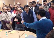 दिल्ली सीलिंग विवाद:  BJP-AAP की बैठक में हंगामा, केजरीवाल बोले- ‘हम सुप्रीम कोर्ट जाएंगे’