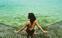 कुछ इस अंदाज़ में पानी में गोते लगाती नजर आईं शाहिद कपूर की यह एक्ट्रेस