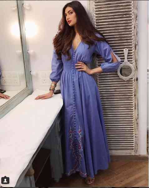  आथिया का जन्म साल 1992 में हुआ था. 