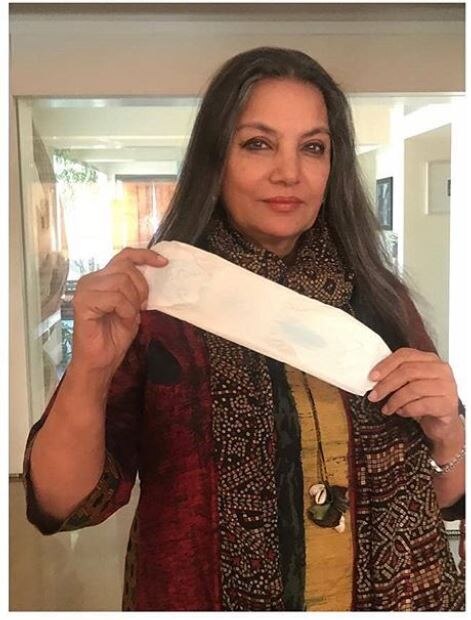 आलिया के अलावा दिग्गज अभिनेत्री शबाना आजमी ने भी इस चैलेंज को एक्सेप्ट किया और हाथ में पैड लेकर तस्वीर शेयर की.