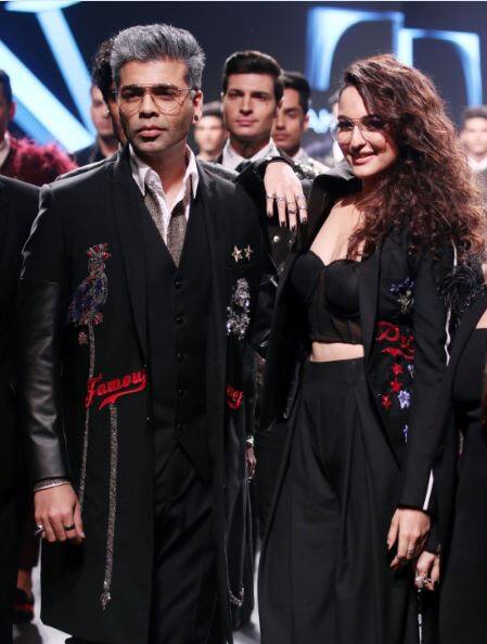 आपको बता दें कि करण की अलगी फिल्म का नाम धड़क है जिसमें वे श्रीदेवी की बड़ी बेटी जाह्नवी कपूर और शाहिद कपूर के भाई ईशान खट्टर को लॉन्च कर रहे हैं. ये फिल्म धर्मा प्रोडक्शन हाउस के बैनर तले बन रही है. इसके मुखिया करण ही हैं.