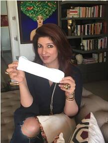 PHOTOS: हाथ में पैड लेकर आमिर खान ने शाहरुख, सलमान और Big B को दे डाला ये चैलेंज