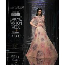 तरुण तहलियानी के लिए शोस्टॉर बनीं कृति सनोन