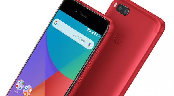  Xiaomi Mi A1: इसमें 5.5 इंच की स्क्रीन दी गई है. इसमें क्वालकॉम स्नैपड्रैगन 625 SoC के साथ 4 जीबी की रैम दी गई है. ये डुअल कैमरा सेटअप के साथ आता है इसमें पोट्रेट मोड भी दिया गया है. वहीं फ्रंट कैमरा की 5 मेगापिक्सल है. इसमें 3080mAhकी बैटरी है. कीमत-13,999 रुपये