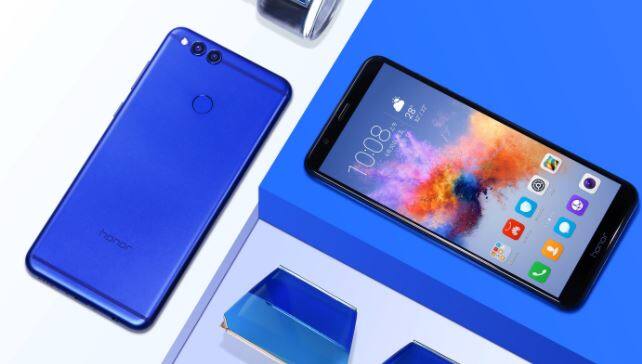 Honor 7X: इसमें 18:9 अस्पेक्ट रेशियो के साथ 5.9 इंच की फुल HD+ स्क्रीन दी गई Kirin 659 ऑक्टा कोर प्रोसेसर दिया गया है. चार जीबी की रैम दी गई है. ऑनर 7X में डुअल कैमरा सेटअप दिया गया है. जिसमें से प्राइमरी सेंसर 16 मेगापिक्सल का और डेप्थ सेंसर 2 मेगापिक्सल का दिया गया है. इस स्मार्टफोन में फ्रंट कैमरा 8 मेगापिक्सल का दिया गया है. कीमत -12,999 रुपये 