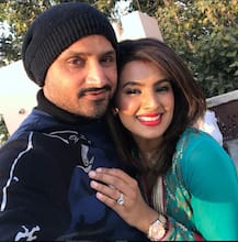 चूल्हे पर खाना पकाते गीता बसरा ने इंस्टा पर पोस्ट की \'पिंड\' की तस्वीर, फैंस का दिल हुआ बाग-बाग