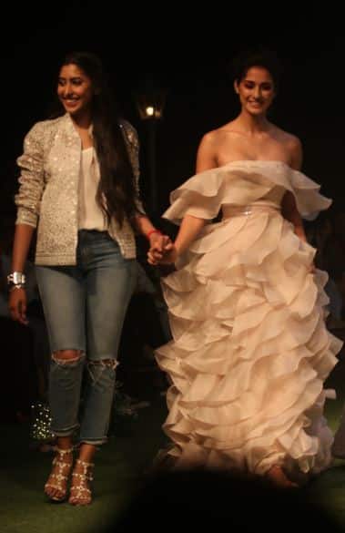 दिशा पाटनी से सुशांत सिंह राजपूत के साथ फिल्म 'एम.एस. धोनी' के जरिए बॉलीवुजड में कदम रखा था. सोशल मीडिया पर दिशा काफी एक्टिव रहती हैं और एक से बढ़कर एक खूबसूरत तस्वीर पोस्ट करती हैं. (तस्वीर: मानव मंगलानी)