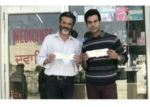 इस कड़ी में 'झक्कास' एक्टर अनिल कपूर और 'न्यूटन' के एक्टर राजकुमार राव ने भी एक साथ 'पैडमैन' फिल्म के लिए फोटो खिंचवाया.