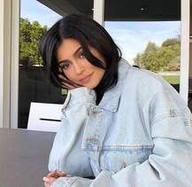 20 साल की अभिनेत्री काइली जेनर ने बेटी को दिया जन्म , शेयर किया ये खास वीडियो