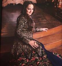 Pics: सिनेमा से सियासत में गईं जया प्रदा अब दिखने लगीं हैं कुछ ऐसी