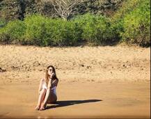 इस एक्स बिग बॉस कंटेस्टेंट ने अपनी अदाओं से ढाया कहर, तस्वीरें हुईं वायरल