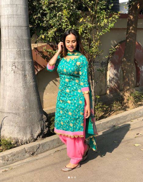 सुनंदा के सबसे लोकप्रिय गानों की बात करें तो 'मेरी मम्मी नू पसंद नहियो तू' उनमें से एक है.