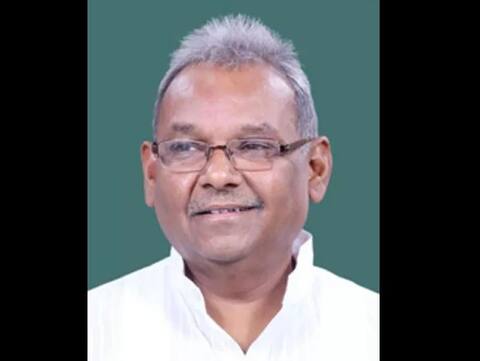 मोदी कितने ही सपने देख लें, योजनाओं का धरातल पर उतरना ज़रूरी: BJP सांसद मोदी कितने ही सपने देख लें, योजनाओं का धरातल पर उतरना ज़रूरी: BJP सांसद