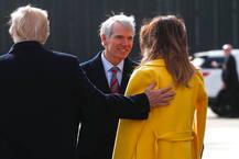 दो पत्नियों का उत्पीड़न करने वाले ट्रंप के बेहद करीबी सहयोगी ने दिया इस्तीफा