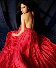 अलग-अलग अंदाज से मौनी रॉय ने जीता अपने चाहने वालों का दिल