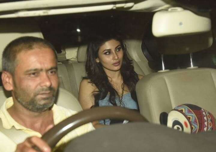 टेलीविजन स्टार मौनी रॉय ने स्पेशल स्क्रीनिंग के दौरान अक्षय कुमार की फिल्म 'पैडमैन' देख ली है. (तस्वीर: मानव मंगलानी)