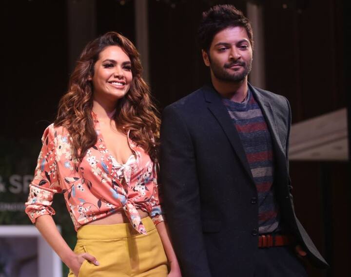 इस दौरान अली और ईशा साथ में काफी अच्छे लग रहे थे. (तस्वीर: मानव मंगलानी)