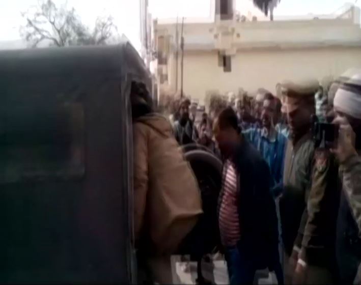 यूपी के बलिया में टीचर ने चौथी क्लास की छात्रा को पीटा, हुई मौत