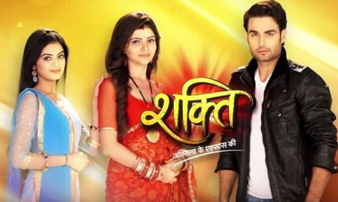  कलर्स टीवी का मशहूर सीरियल 'शक्ति अस्तित्व के एहसास की' इस हफ्ते भी टीआरपी रेटिंग्स में अपनी जगह बचाने में कामयाब रहा है. यह सीरियल 6531 इंप्रेशन के साथ चौथे पायदान पर है.