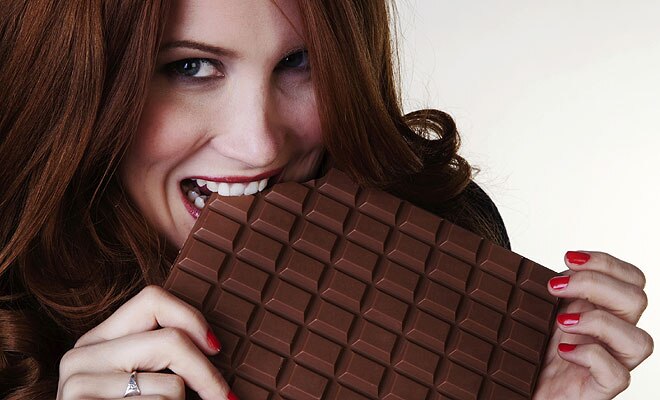 Dark Chocolate Is Good For Your Immune System | डार्क चॉकलेट खाने से मजबूत हो सकता है इम्यून सिस्टम