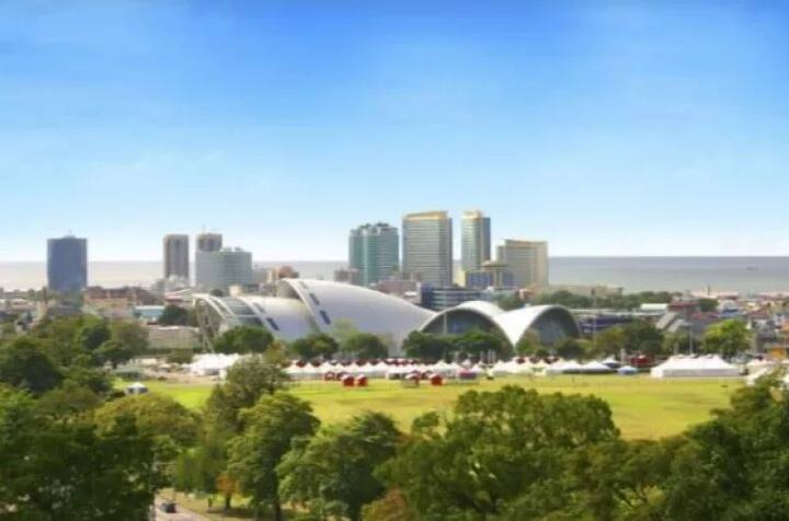 कैरेबियाई देश त्रिनिदाद और टोबैगो अपने यहां के फॉरेस्‍ट रिजर्व के लिए फेमस हैं. इन दोनों आइसलैंड देशों में भारतीय बिना किसी वीजा झंझट के बड़े ही आराम से 3 महीनों तक रह सकते हैं.