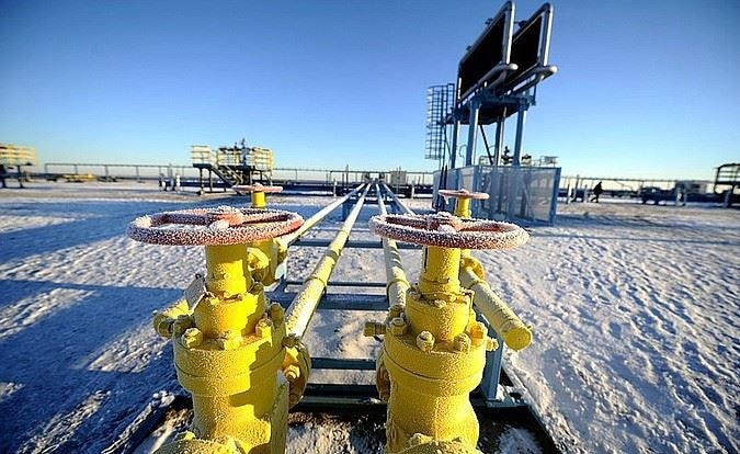 Government says, ONGC Should bring Private companies to its oilfields  सरकार ने कहा,  प्रोडक्शन बढ़ाने के लिए ओएनजीसी अपने ऑयल फील्ड्स में प्राइवेट कंपनियों को बुलाए