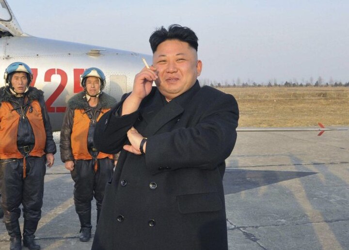 Kim Jong Un invites Moon Jae in to North Korea उत्तर कोरिया के तानाशाह ने अपने 'दुश्मन' को भेजा दोस्ती का पैगाम
