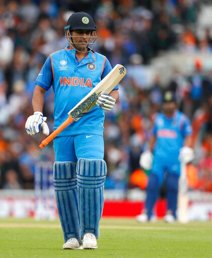 Shivnerda Kumar Singh’s blog on MS Dhoni’s role in Indian Team BLOG: विराट कोहली ने धोनी को लेकर खेला कौन सा दांव?