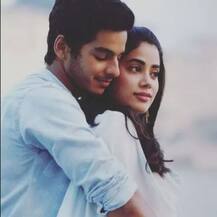 जाह्नवी कपूर के लिए पहली मंजिल से कूदे ईशान खट्टर, देखें तस्वीरें