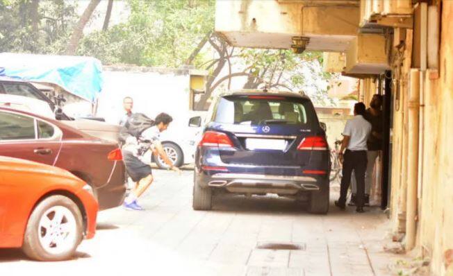 ‘धड़क’ ईशान की दूसरी फिल्म है, ‘धड़क’ मराठी फिल्म ‘सैराट’ की रिमेक है. 