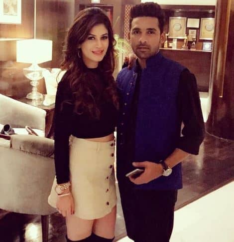  हालांकि, बंदगी कालरा के इंस्टाग्राम पोस्ट से ये भी साफ होता है कि उनकी पार्टियों का सिलसिला अभी थमने वाला नहीं है. क्योंकि बंदगी ने लिखा है ये बर्थडे की पहली पार्टी थी और पार्टियों की होना बाकी है.