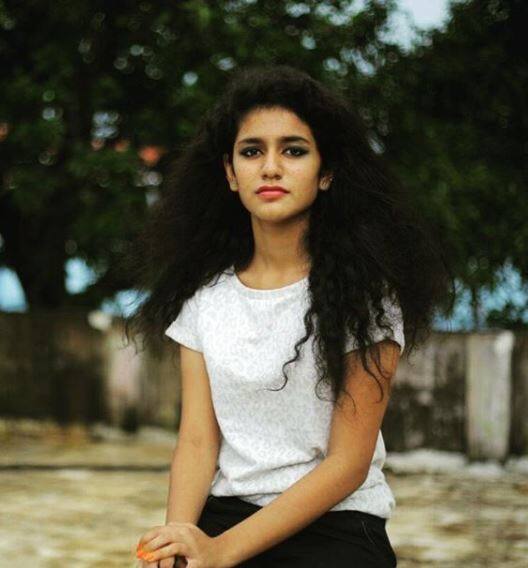 फिल्म स्कूल स्टूडेंट की लाइफ पर आधारित है जिसमें टीनएज में पनपे प्रेम की कहानी दिखाई गई है. वायरल हुई इस क्लिप को एडिट कर अब अन्य वीडियो बनाए जा रहे हैं, जो सोशल मीडिया पर वायरल हो रहे हैं.