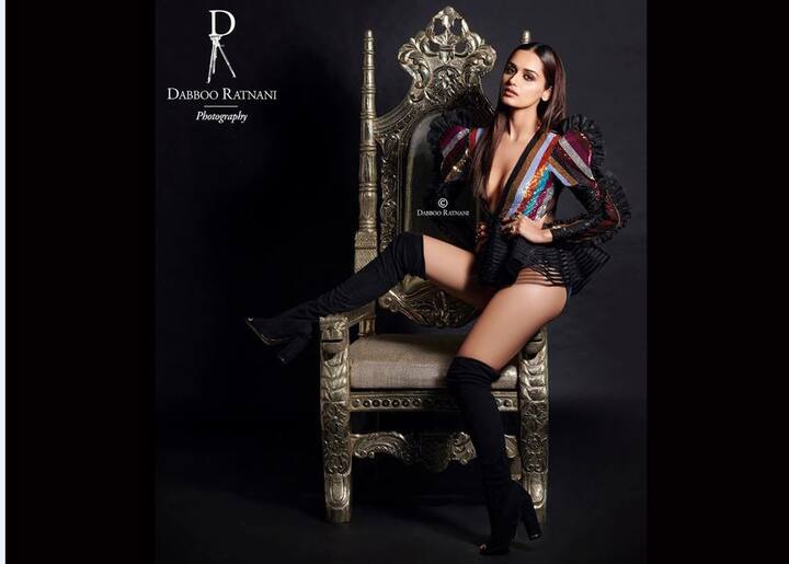 पिछले दिनों मानुषी ने डब्बू रतनानी के लिए भी फोटोशूट कराया जिसकी काफी चर्चा हुई. 