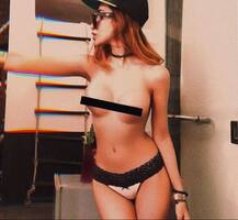 इंटरनेट की सनसनी साक्षी चोपड़ा ने टॉपलेस तस्वीर शेयर कर मचाई खलबली 