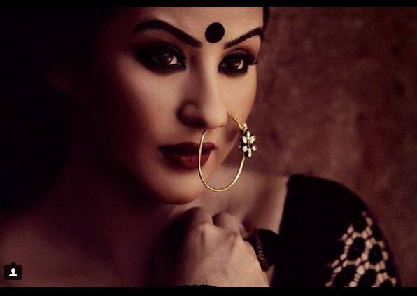 वे एक मराठी परिवार में साल 1977 में जन्मी था. 