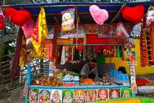 68% भारतीय नहीं मनाते वैलेंटाइन डे, कहा- बाज़ार ने छीना प्यार