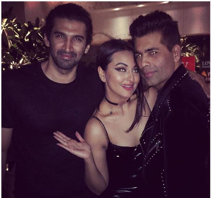 वहीं पार्टी के होस्ट करन जौहर के साथ सोनाक्षी ने ये तस्वीर पोस्ट की. इसमें आदित्य रॉय कपूर भी नज़र आ रहे हैं.