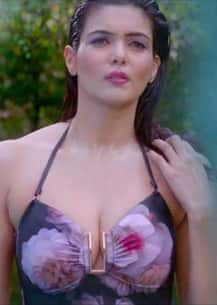 फिल्म \'हेट स्टोरी 4\' की इस अभिनेत्री अपनी खूबसूरती से इंटरनेट पर जीता सबका दिल