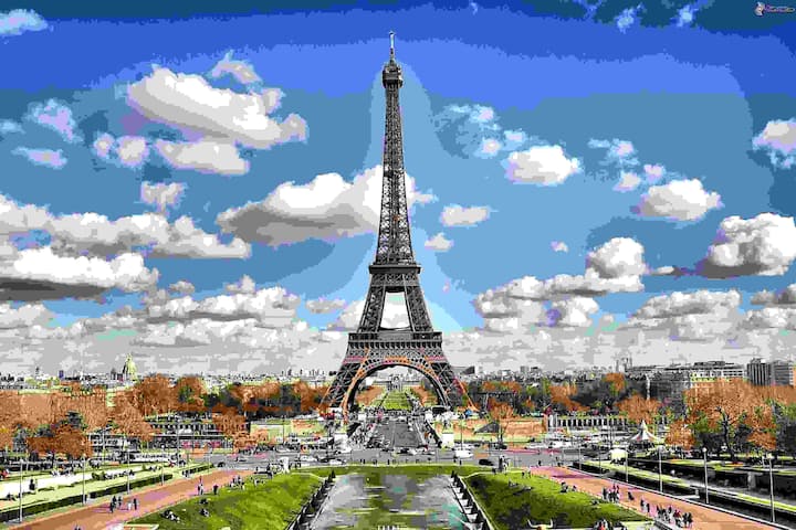 इसमें फ्रांस की राजधानी पेरिस 55,702,200,000,000 रुपए के साथ 15वें स्थान पर है. यह शहर आधुनिकता के साथ सबसे तेजी से विकास करने वाला शहर है.