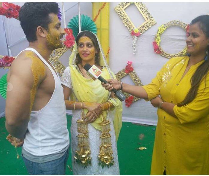 शादी के बाद 26 फरवरी को मुंबई में रिसेप्शन का आयोजन किया गया है. (Photo: ABP NEWS)