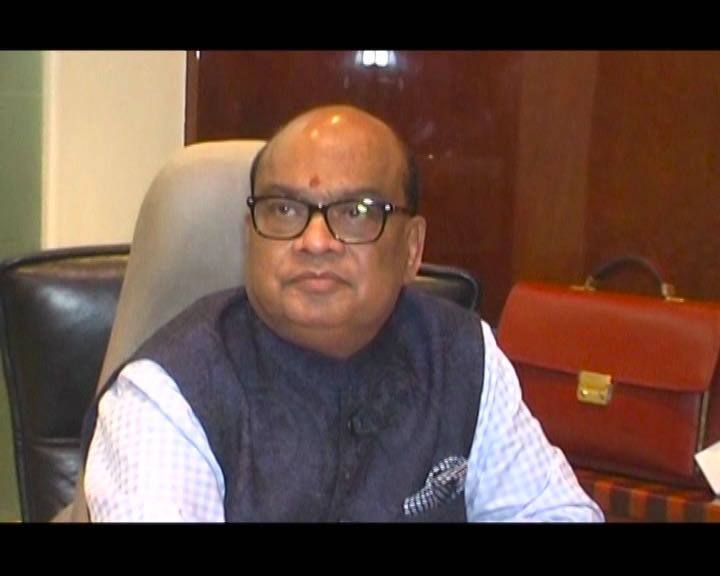 रोटोमैक के मालिक कोठारी पर कसा शिकंजा, 3,700 करोड़ की गड़बड़ी के मामले में पूछताछ के लिए ले गई CBI CBI takes Rotomac owner Vikram Kothari for investigation purpose रोटोमैक के मालिक कोठारी पर कसा शिकंजा, 3,700 करोड़ की गड़बड़ी के मामले में पूछताछ के लिए ले गई CBI