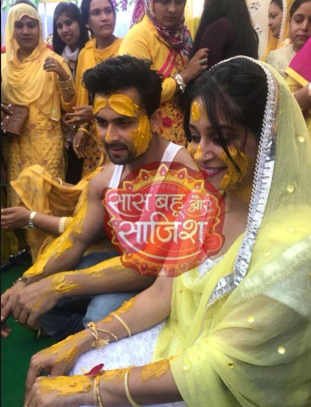 हल्दी सेरेमनी की ये तस्वीरें दीपिका-शोएब की टीम ने सोशल मीडिया पर फैंस के लिए पोस्ट की हैं. (Photo: Instagram)