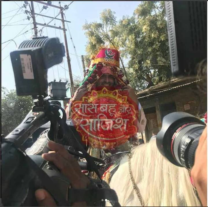 निकाह से पहले शोएब घोड़ी पर सवार होकर अपनी दुल्निया के पास पहुंचे. (Photo: Instagram)