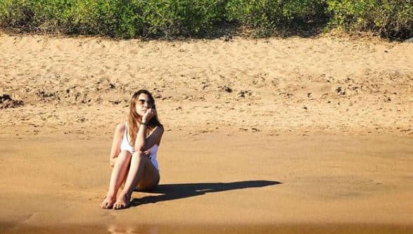   इसके अलावा नितिभा आए दिन अपनी हॉट तस्वीरों की वजह से भी सुर्खियों में रहती हैं. नितिभा ने हाल ही में इस तस्वीर को अपने इंस्टाग्राम अकाउंट पर शेयर किया है. (फोटो: इंस्टाग्राम)