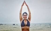 IN PICS: नए फोटोशूट में बाथरूम टॉवेल में नजर आईं काजोल की बहन तनीषा