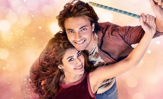 salman khan make official announcement of ayush sharma and warina hussain starrer loveratri सलमान खान ने किया ऐलान, 224 दिन बाद रिलीज होगी 'लवरात्रि'