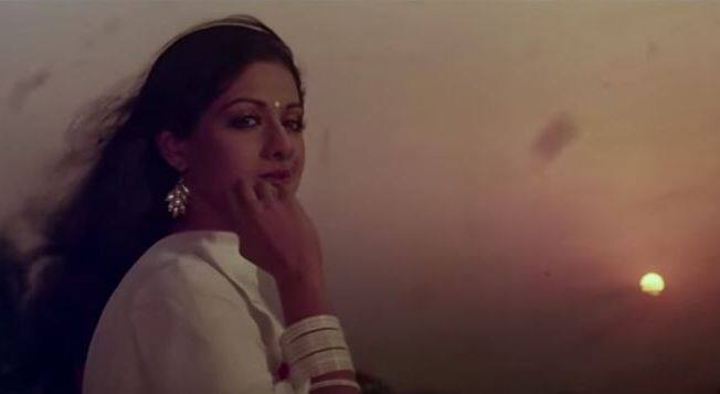फिल्म चांदनी(1989)- 'जब तुम मुझे अपना कहते हो अपने पे गुरूर आ जाता है'