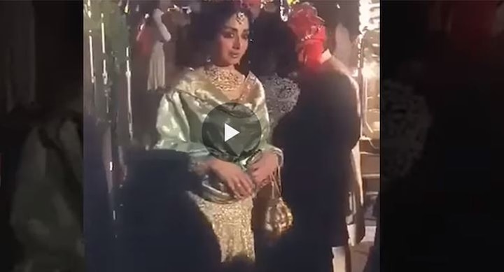 Sridevi last video of her life from mohit marwah wedding अपने आखिरी वीडियो में चांद की तरह चमक रहीं थीं ‘चांदनी’ श्रीदेवी, देखें